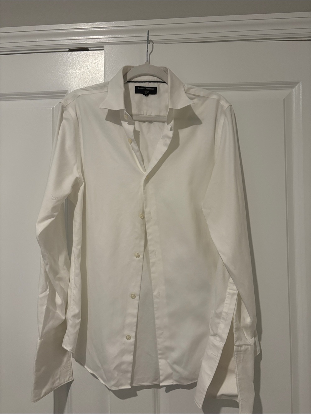 Banana Republic Men's White Dress Shirt - Classic Button-Down